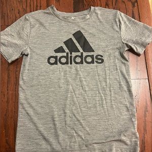⭐️ Gray Adidas Youth Medium T Shirt